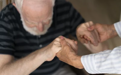 La importancia de la atención personalizada en el cuidado de adultos mayores a domicilio